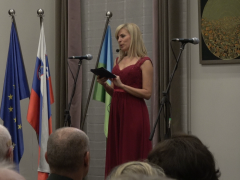 Povezovalka prireditve Martina Arčon