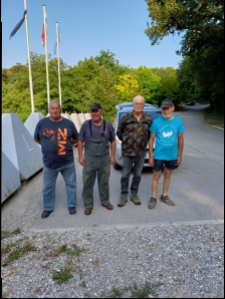 Udeleženci urejanje okolice spominskega parka 1991 na Sabotinu