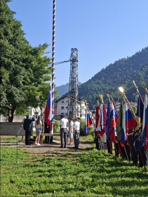 Dvigovalci zastave