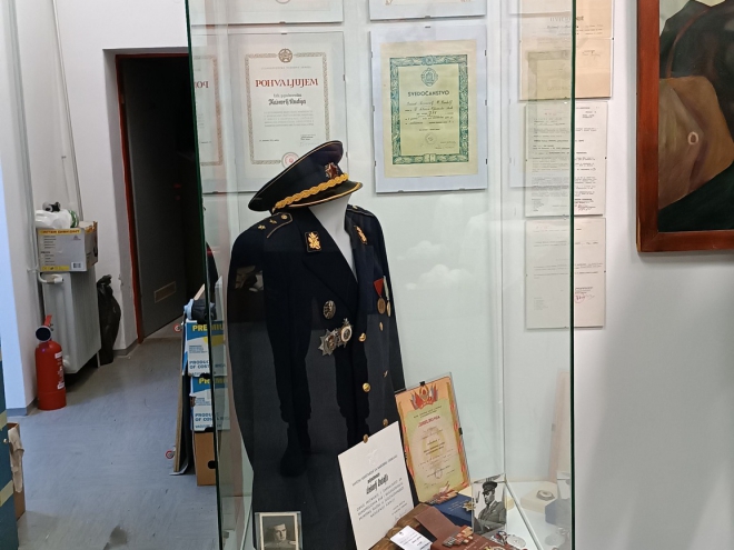 Razne uniforme