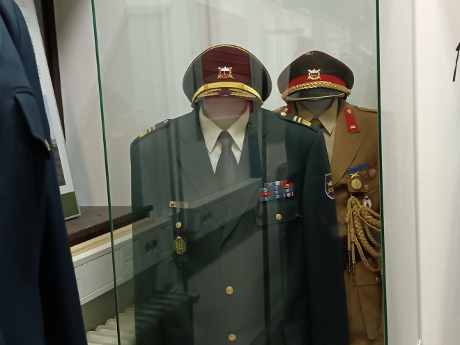 Razne uniforme