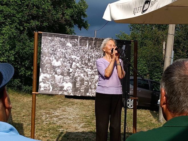 Recitatorka iz Ljubljane