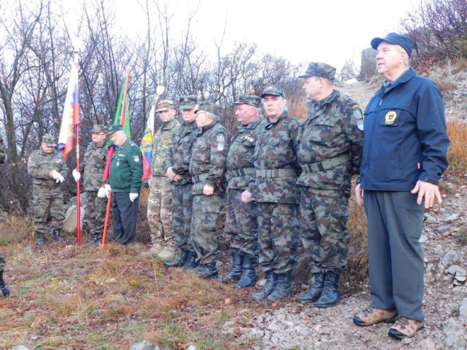 Člani OZVVS Veteran Nova Gorica, Policijski veterani SEVER ter člani OZVVS Brda pripravljeni za dvig.