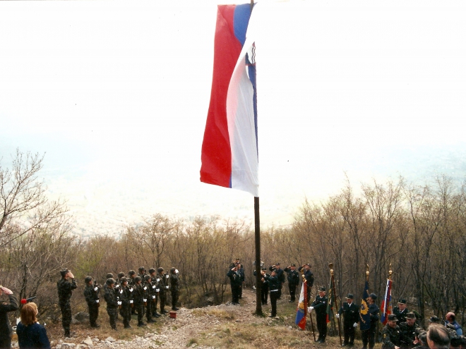 Dvig zastave na Sabotinu 26.12.2003